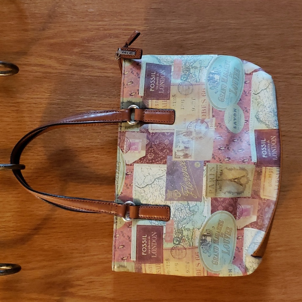 EUC Fossil 1954 Silver Key Shoulder Bag